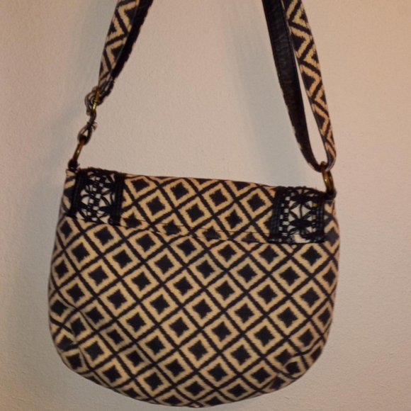 Crossbody Black and Tan Geometric Woman's Purse/ Bag - Picture 5 of 7